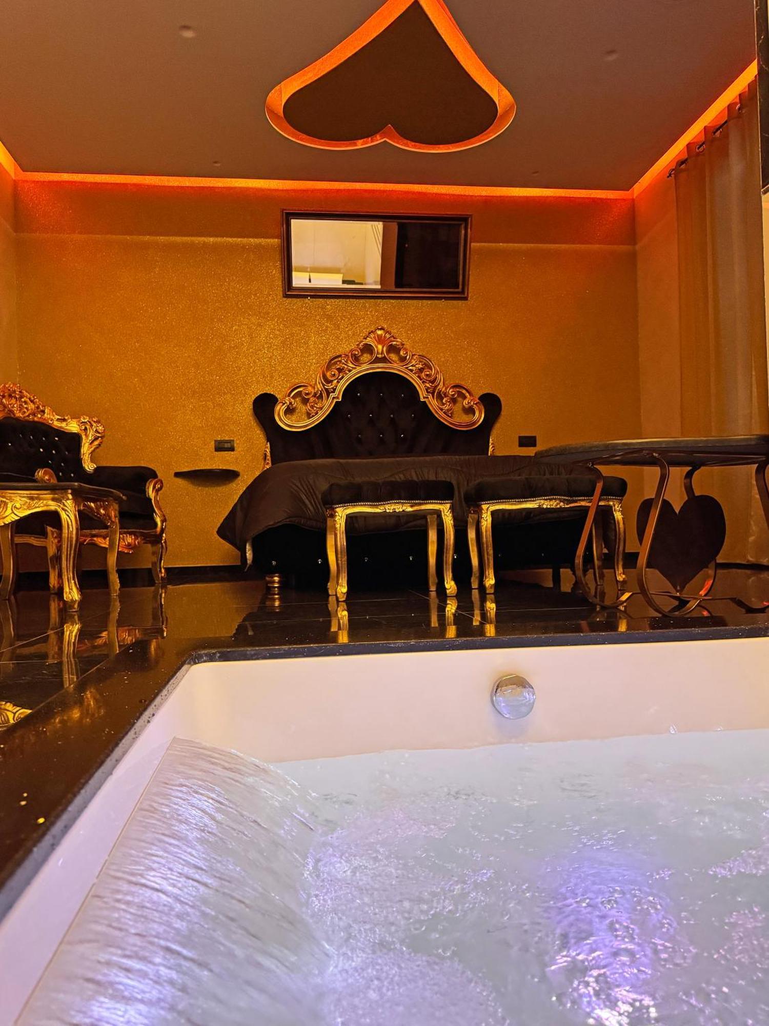 Red Rose Exclusive Rooms San Cesareo Esterno foto