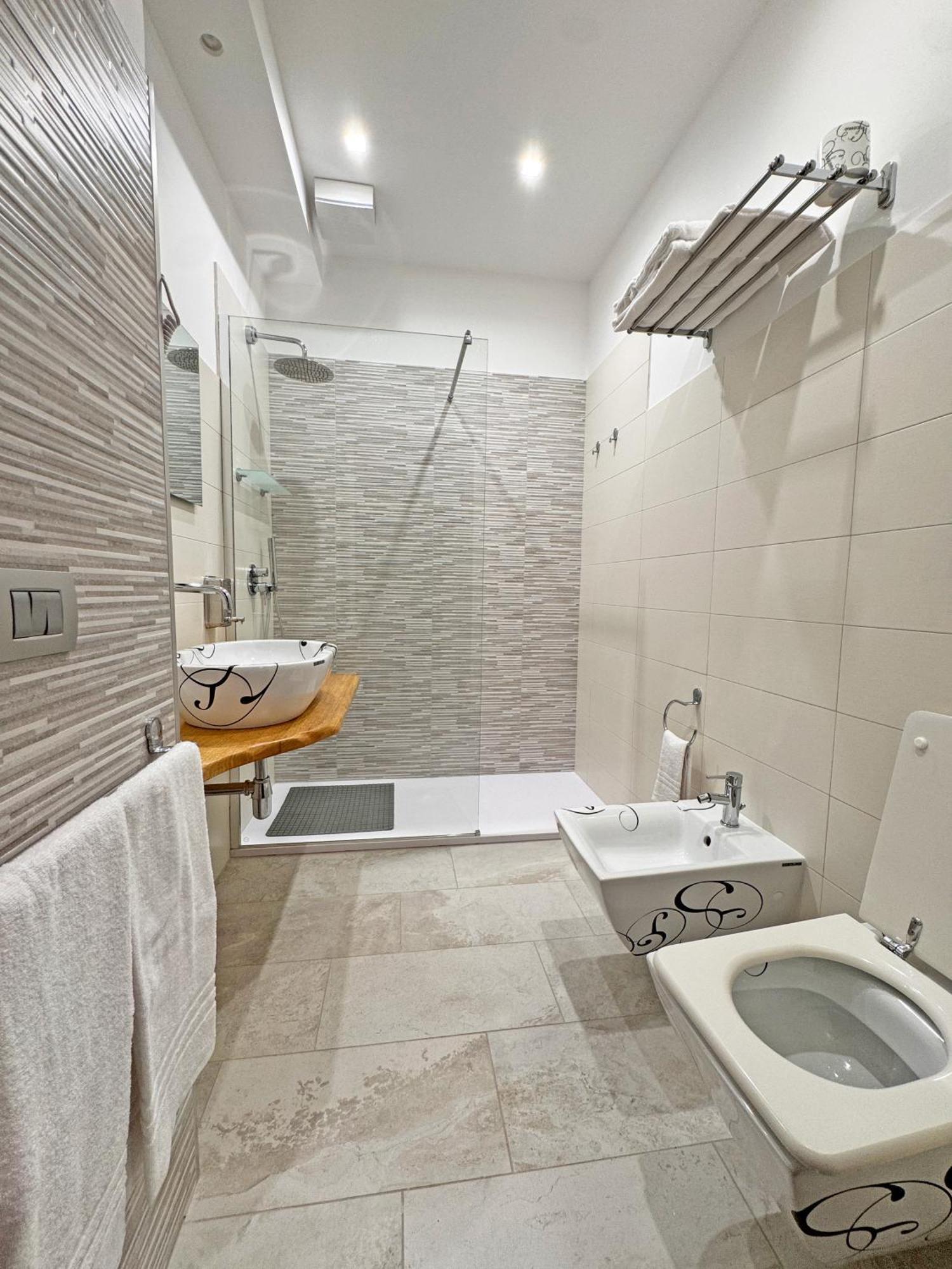 Red Rose Exclusive Rooms San Cesareo Esterno foto