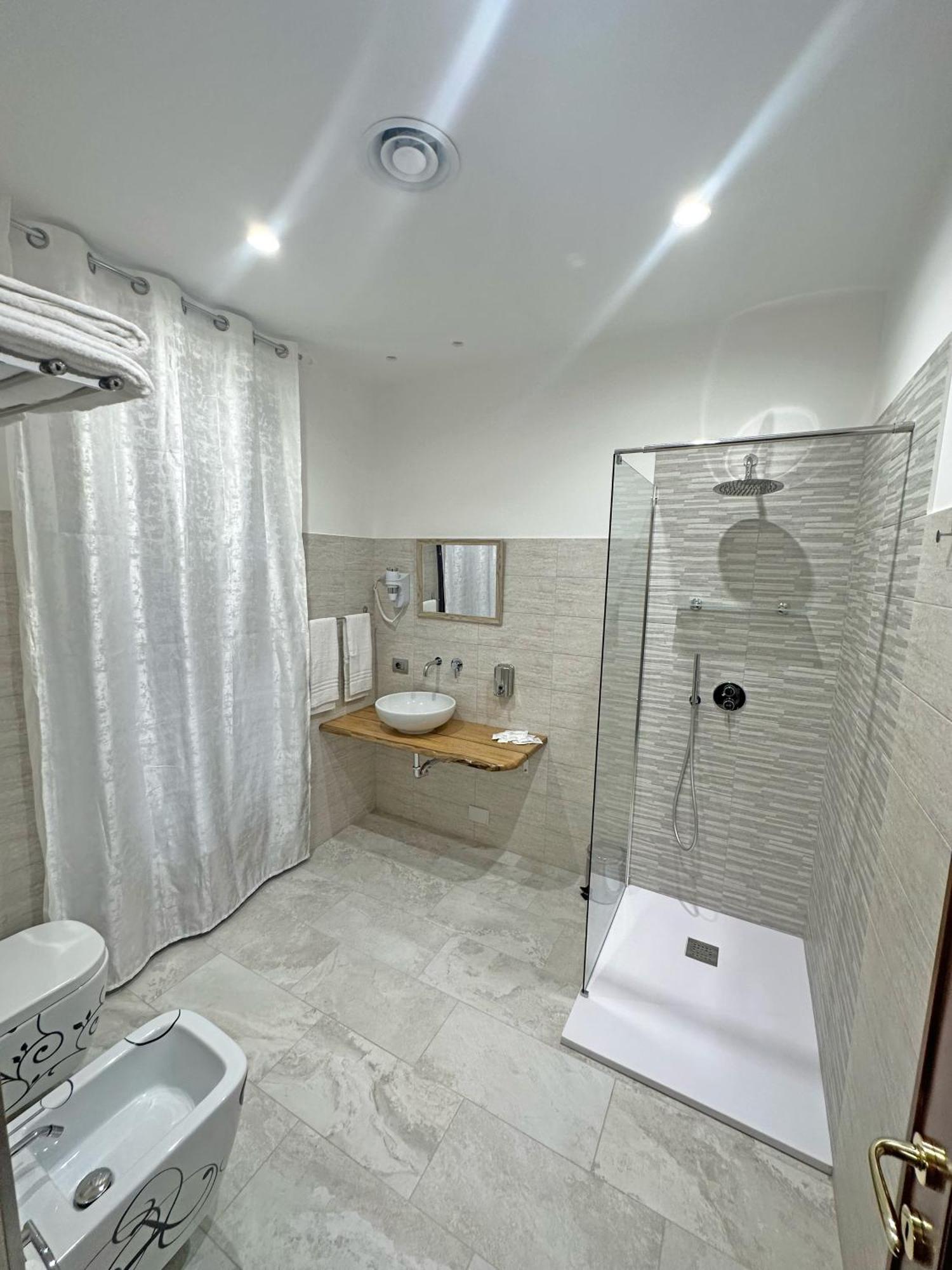 Red Rose Exclusive Rooms San Cesareo Esterno foto