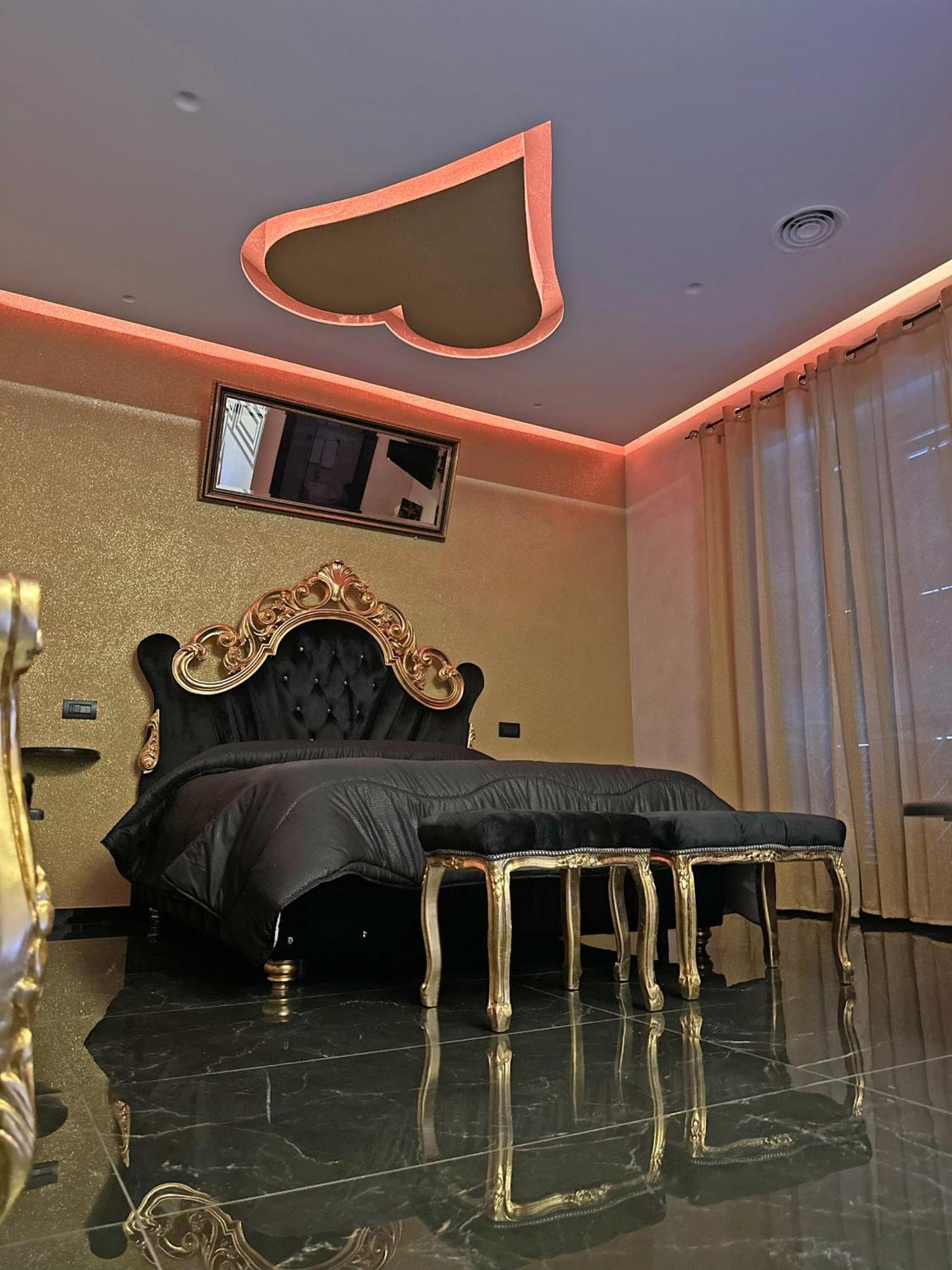 Red Rose Exclusive Rooms San Cesareo Esterno foto